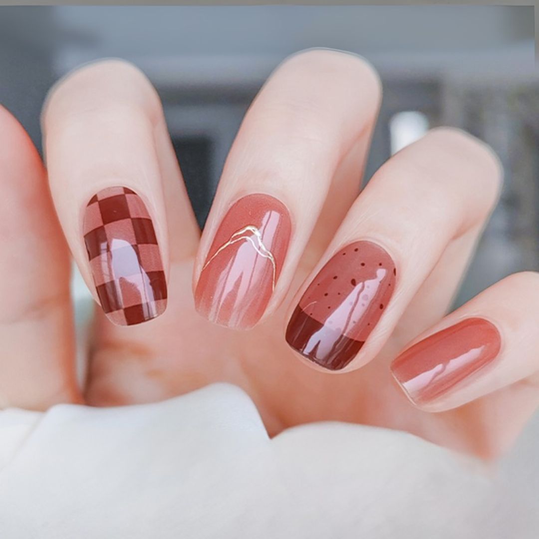 BROWN CHECKERED | UÑAS DE GEL