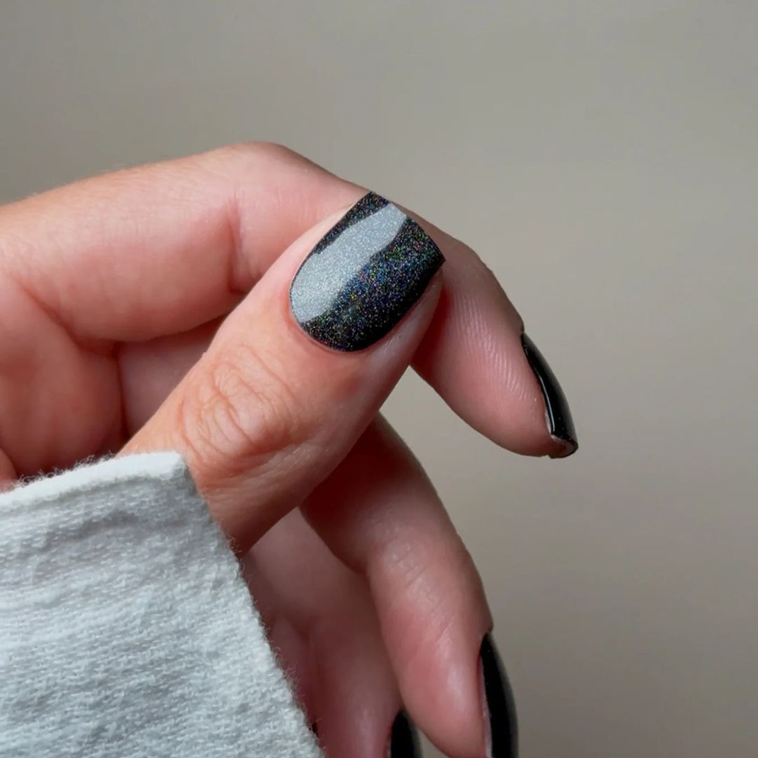 BLACK CAT-EYE | UÑAS DE GEL