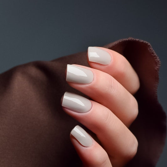 LIGHT GREY | UÑAS DE GEL
