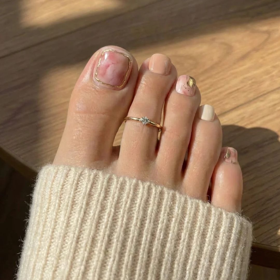 MARBLE SKIN PEDICURE