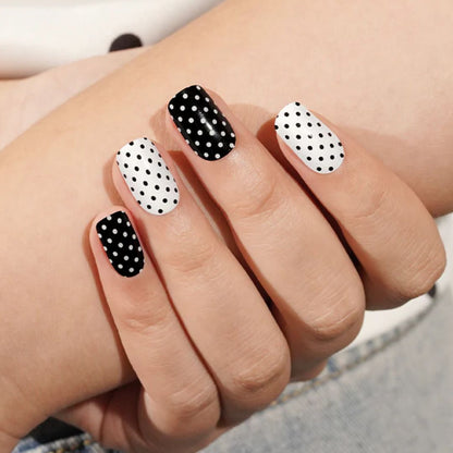 TUXEDO DOTS | UÑAS DE GEL