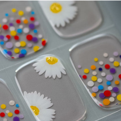 DAISY CONFETTI | UÑAS DE GEL