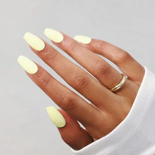LIGHT YELLOW | UÑAS DE GEL
